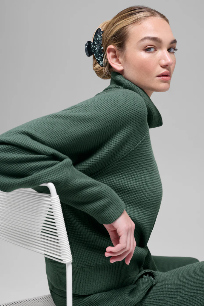 cozy waffle-knit set that can even be worn on the ski slopes