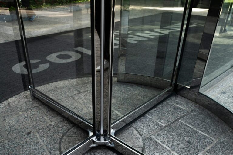 Elevating the Guest Experience: The Hotel Revolving Door Advantage