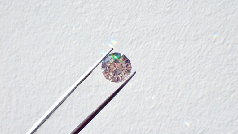 Lab Grown Diamonds: A Modern Choice for Informed Couples