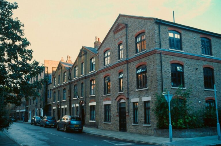 How Secondary Glazing Improves Energy Efficiency in Older Homes