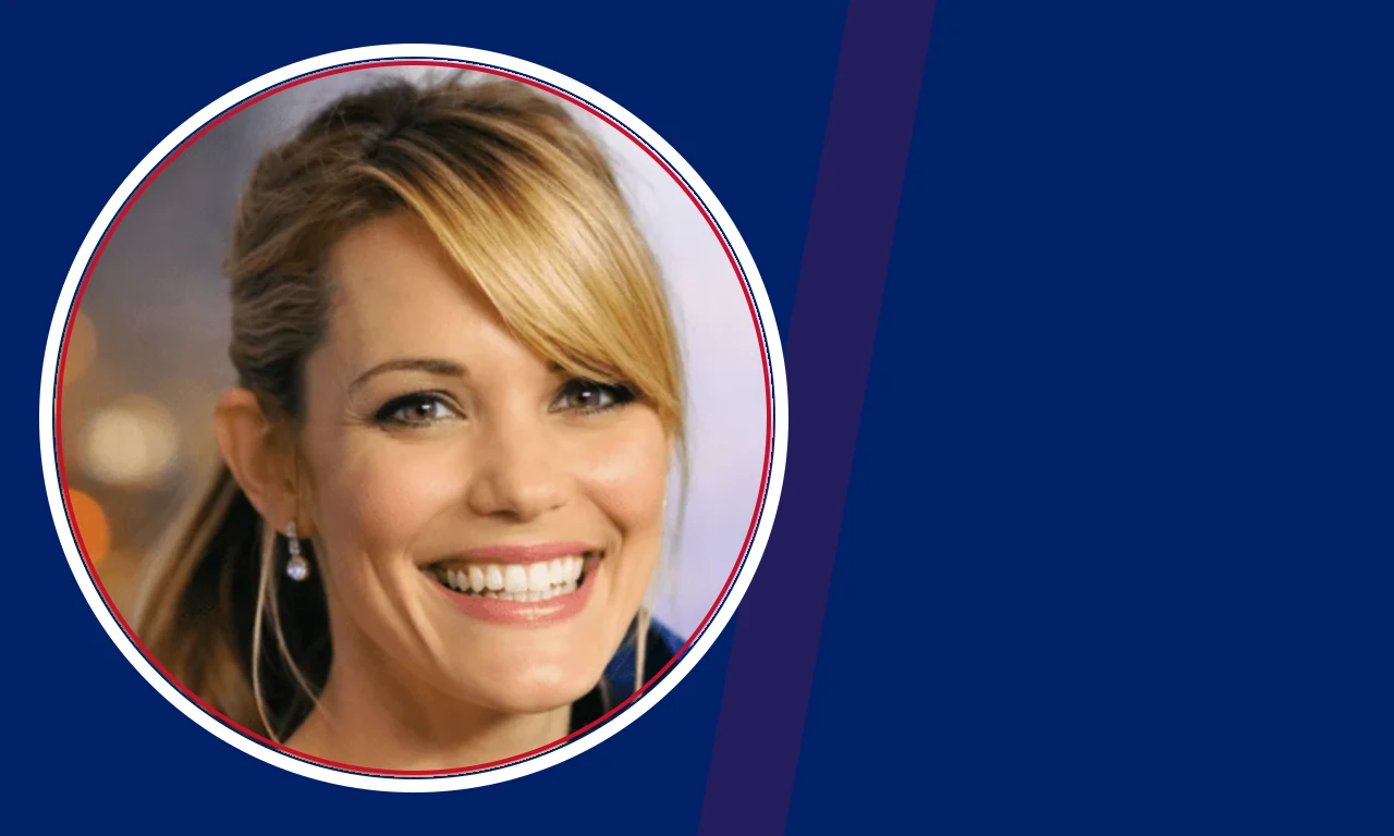 Leslie Knipfing portrait on navy background