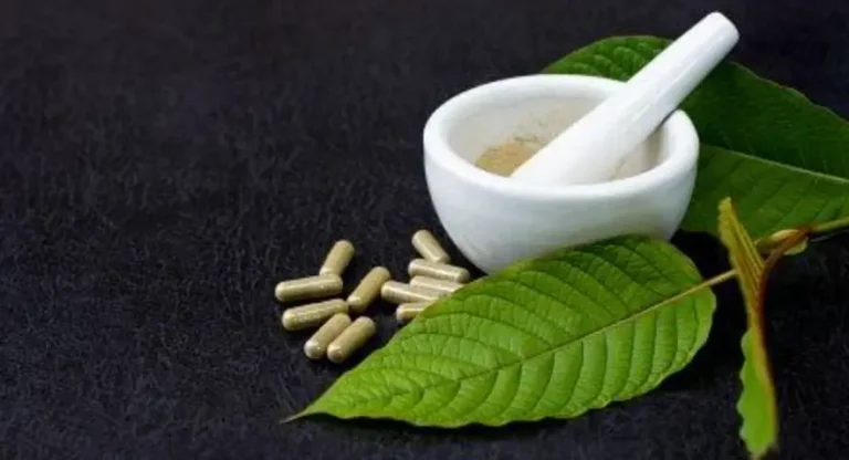 What is kratom and what are the effects?