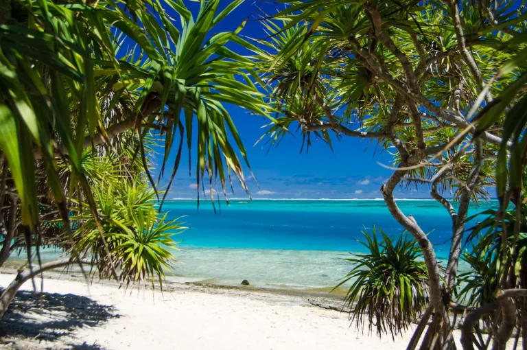 6 Tips for Staying Connected in the Cook Islands While Away from the Busy World