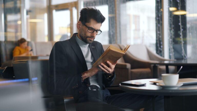 Top Books Every Entrepreneur Should Read for Business Growth